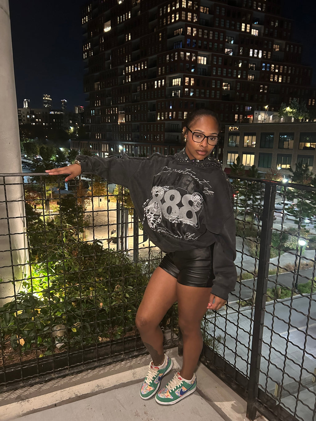 VANTECK BUTTON RHINESTONE 888 HOODIE