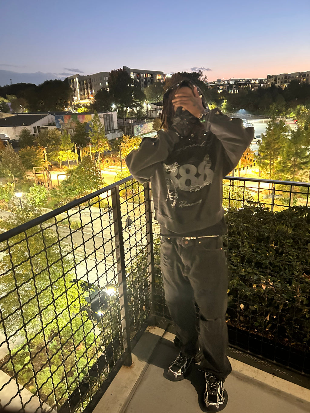 VANTECK BUTTON RHINESTONE 888 HOODIE